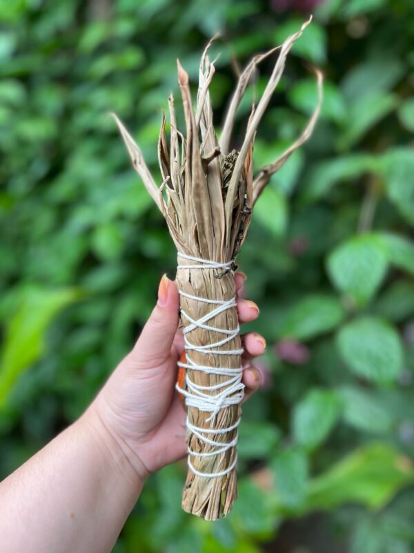Incenso em bastão harmonia: Ideal para quem deseja equilibrar as energias, trazer alegria ao ambiente e favorecer o bem estar rosa verde