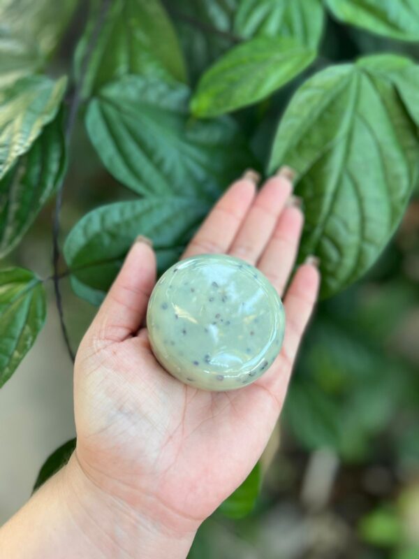 O sabonete de erva-doce é conhecido por suas propriedades calmantes, purificadoras e harmonizadoras, tanto no corpo quanto no campo energético.